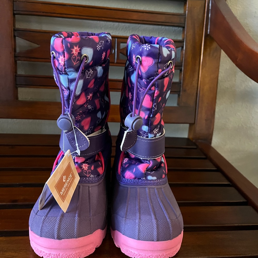 Girls snow boots Size 1 (32)  NWT